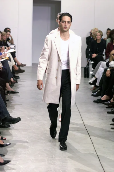 Look 12